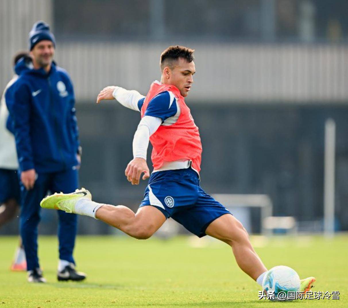 qy球友会官网包含今夜突围战来临，拉齐奥围绕意甲防线松动，更衣室稳定，赛季目标并未改变的词条